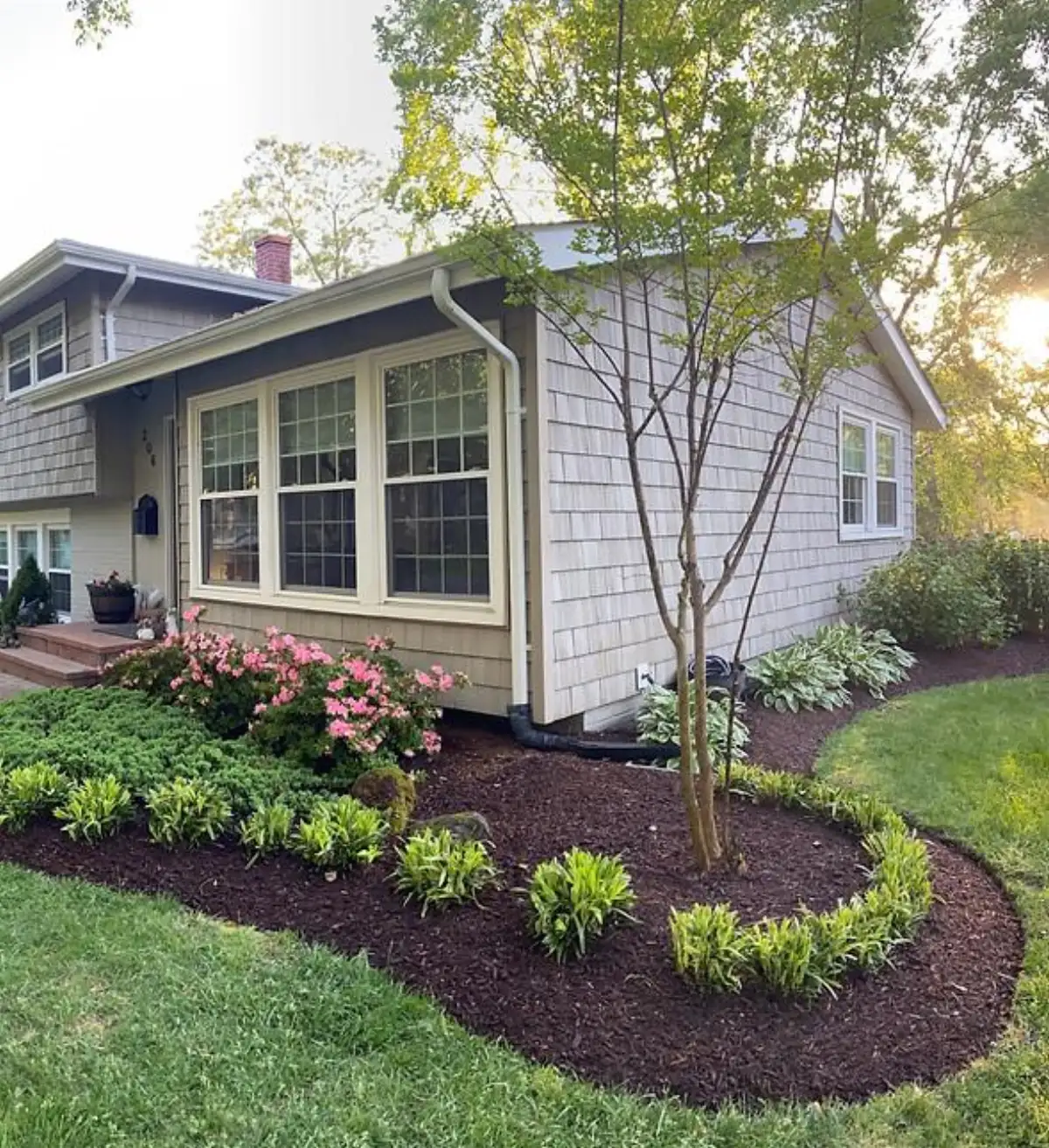 Fall leaf removal and cleanup service near Pasadena MD